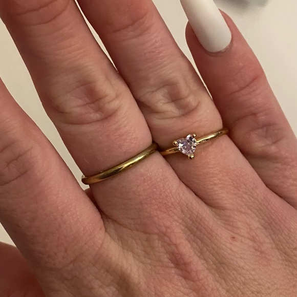 Dainty Gold Heart Ring - Picture 3 of 3